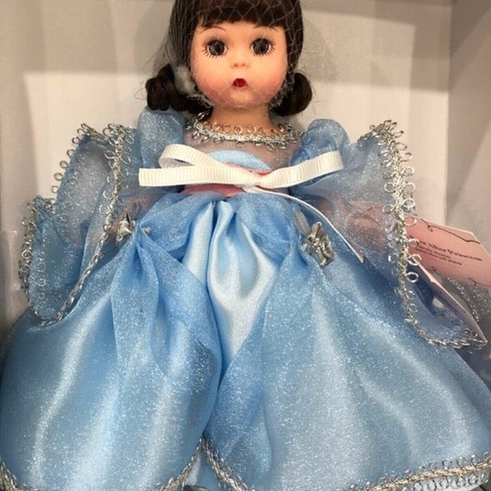 NIB Madame Alexander 8" Doll 35370 Happily Ever After Princess 2002 Blue Brown